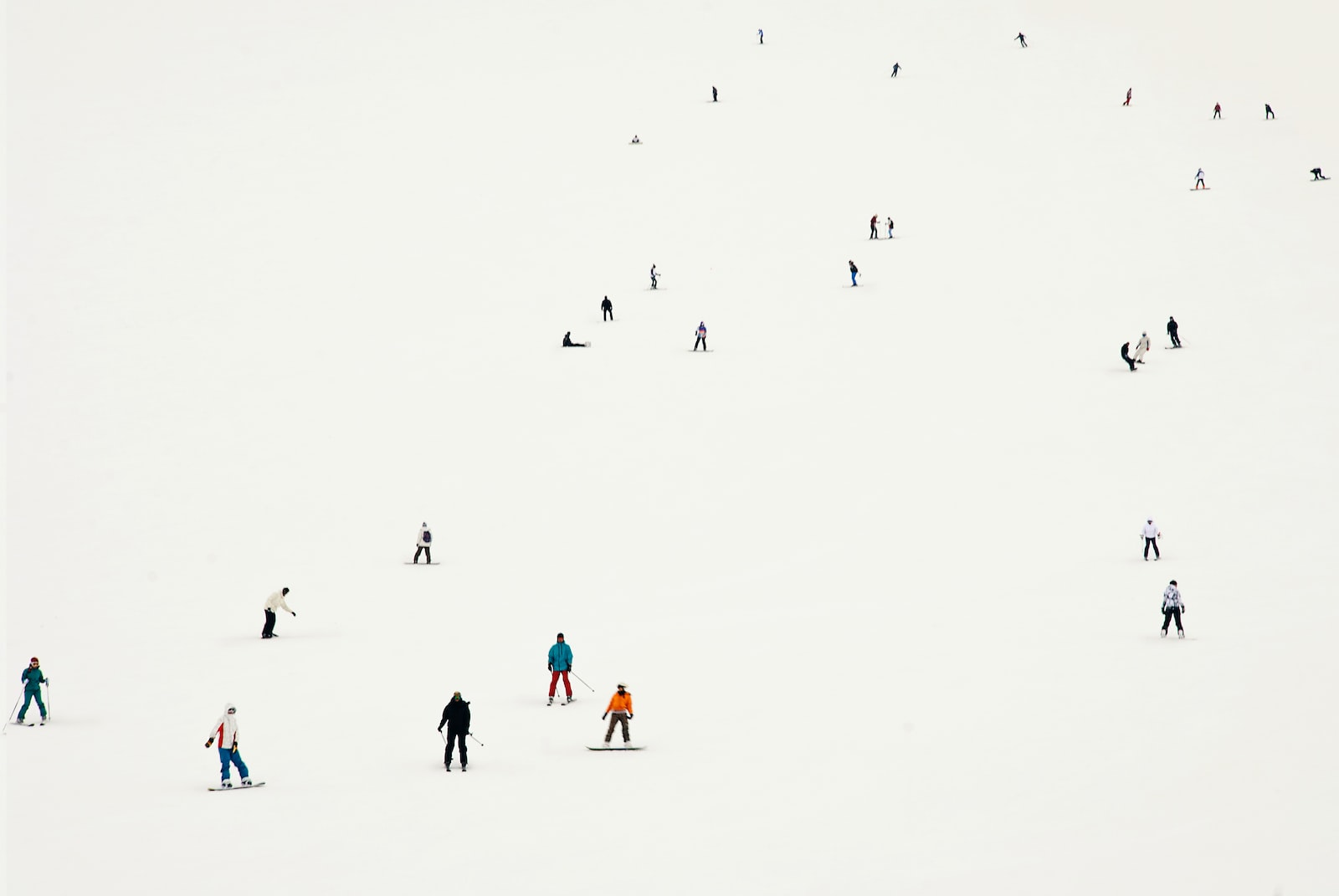 people walking digital wallpaper